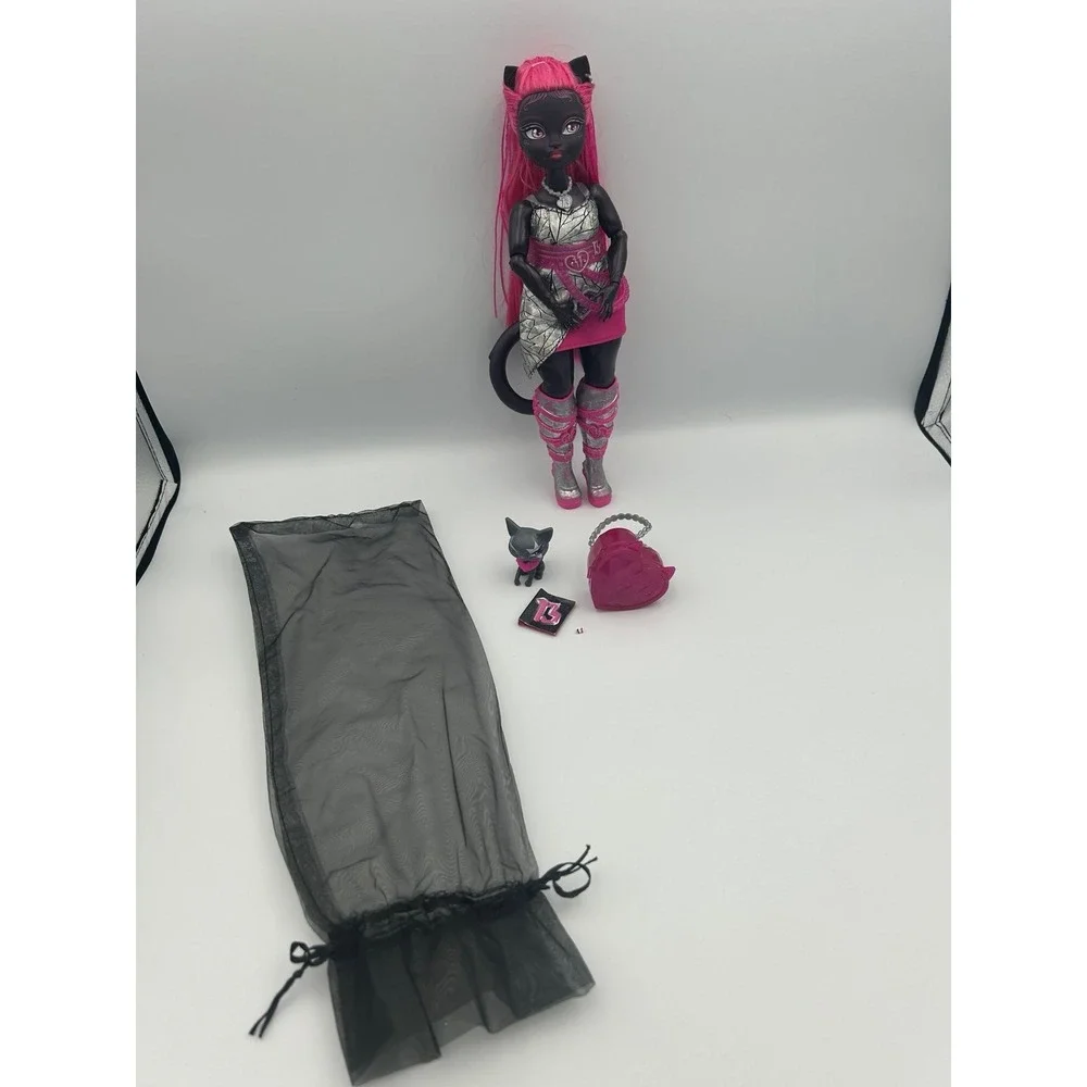 Monster High Catty Noir fashion doll G3